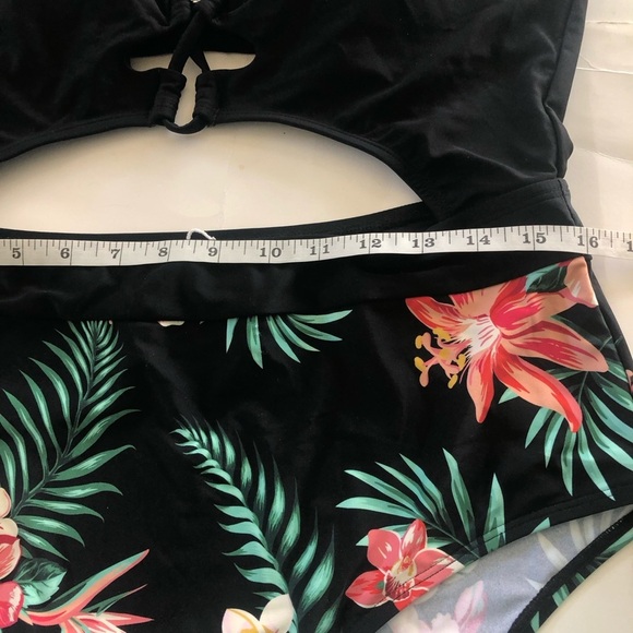 CUPSHE Plunge Neckline Cutout Criss Cross High waist One Piece Swimsuit Size XL - Picture 9 of 11